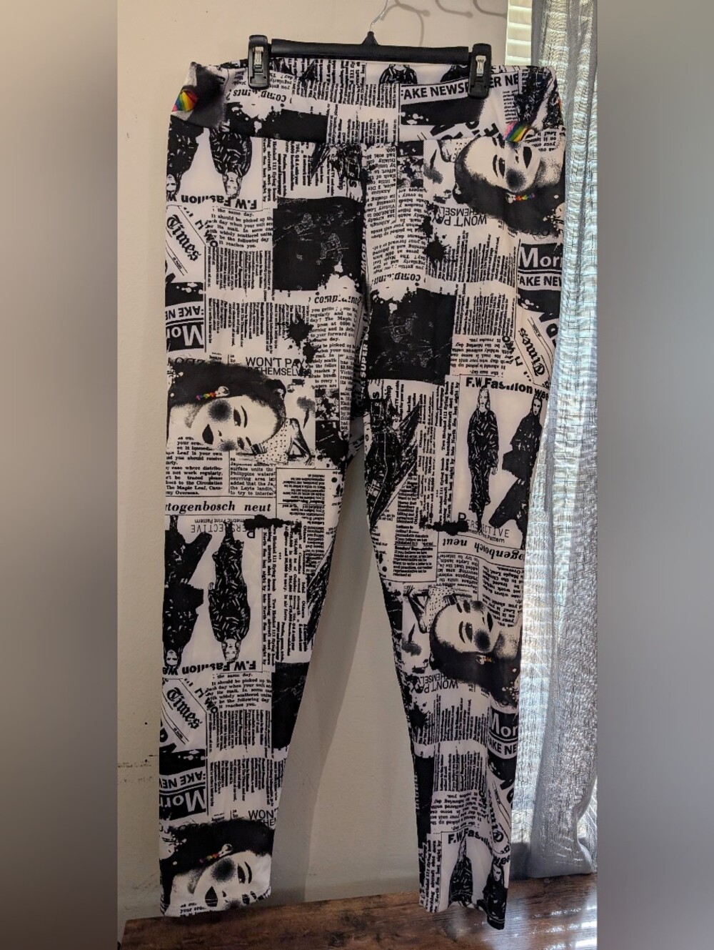 NY Invasion Black and White Newsprint Rainbow Afro Collage Leggings Size 3X